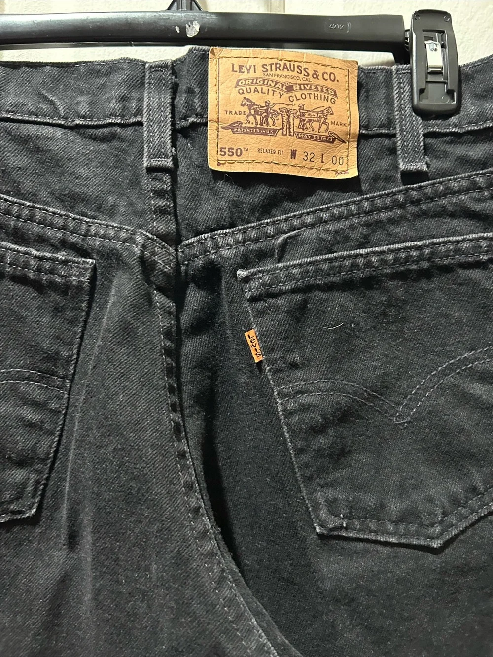 Levi's Vintage 550 Orange Tab Relaxed Fit Faded Black Denim Jean Shorts Size 32